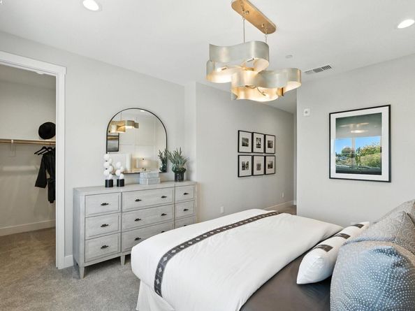 1670 Larkspur Street, Alameda CA 94501