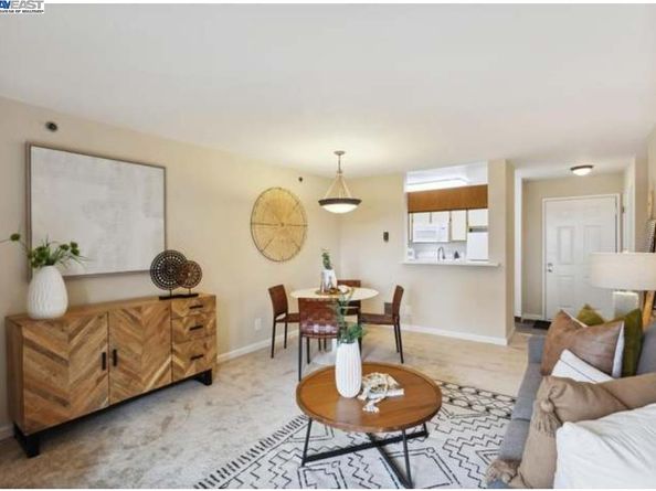 680 Dartmore Lane 260, Hayward CA 94544