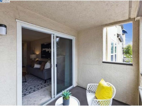 680 Dartmore Lane 260, Hayward CA 94544