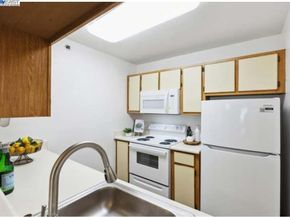 680 Dartmore Lane 260, Hayward CA 94544