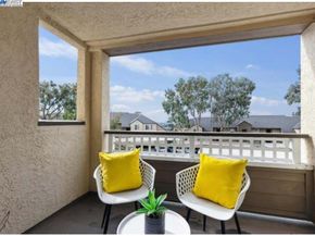 680 Dartmore Lane 260, Hayward CA 94544