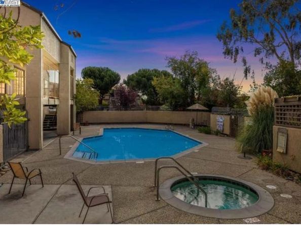680 Dartmore Lane 260, Hayward CA 94544