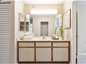 680 Dartmore Lane 260, Hayward CA 94544