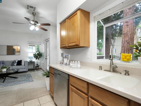 1407 Forest Run, Hercules CA 94547