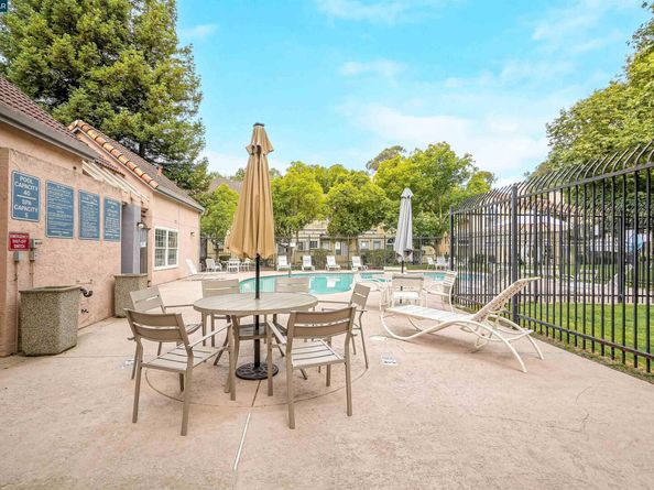 1407 Forest Run, Hercules CA 94547