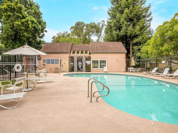 1407 Forest Run, Hercules CA 94547