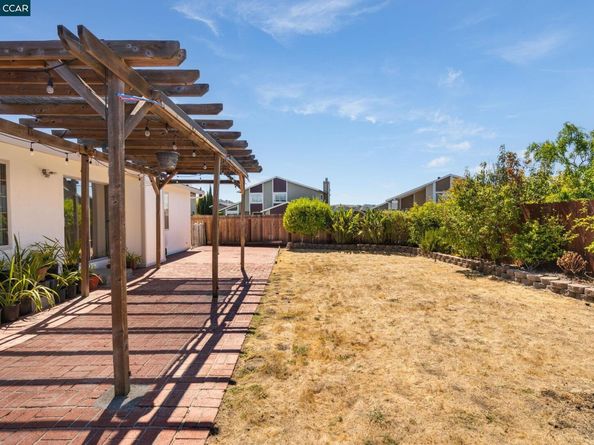 103 Columbine Dr, Hercules CA 94547