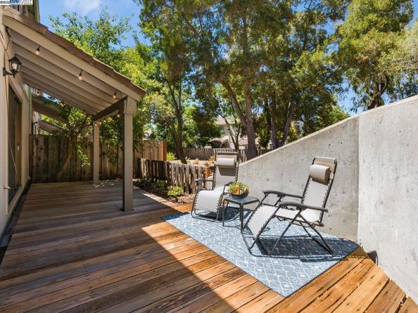 9 Moraine Court, Hercules CA 94547