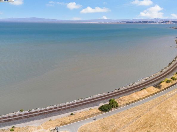 9 Moraine Court, Hercules CA 94547