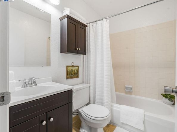 9 Moraine Court, Hercules CA 94547
