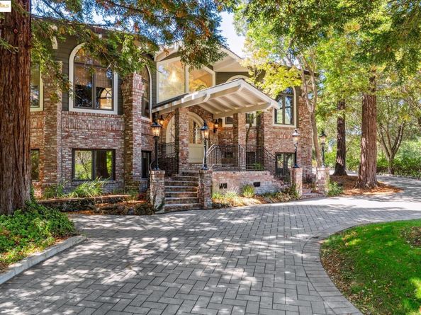 9 Burton Vista Ct, Lafayette CA 94549