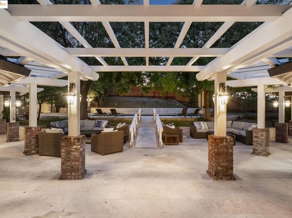 9 Burton Vista Ct, Lafayette CA 94549