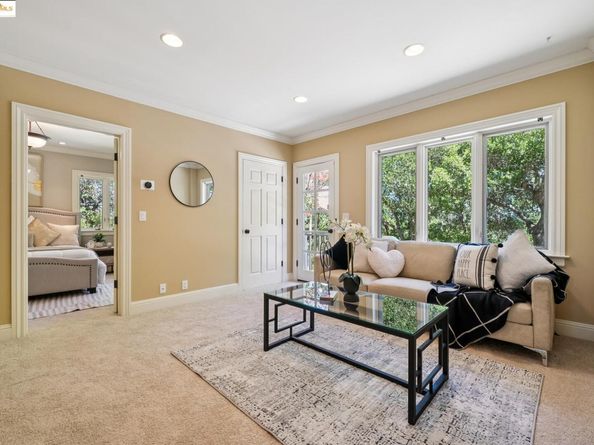9 Burton Vista Ct, Lafayette CA 94549