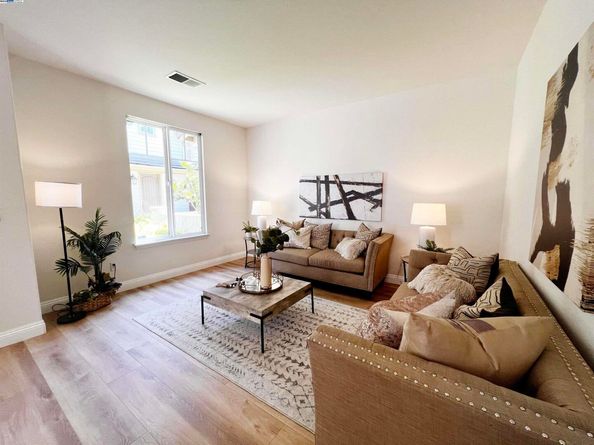 49031 Woodgrove Cmn, Fremont CA 94539