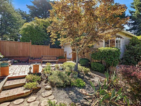 2863 Burton Dr, Oakland CA 94611