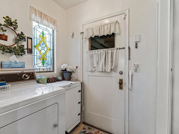2863 Burton Dr, Oakland CA 94611