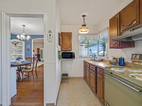 2863 Burton Dr, Oakland CA 94611