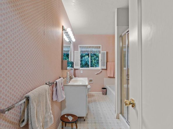 2863 Burton Dr, Oakland CA 94611