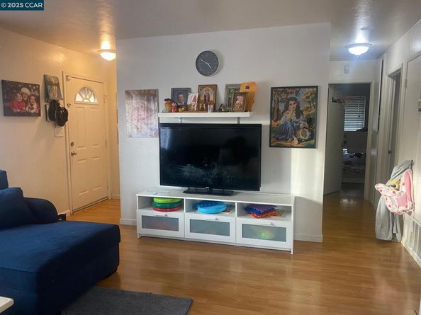 2081 Olivera Rd E, Concord CA 94520