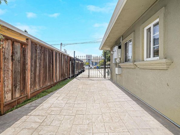 17526 Parker Rd, Castro Valley CA 94546