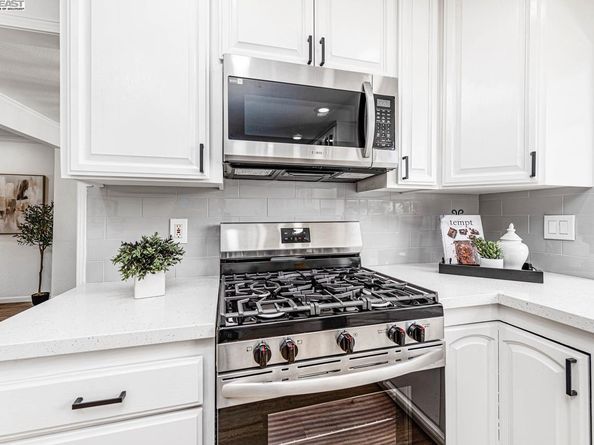 954 Crellin Rd, Pleasanton CA 94566