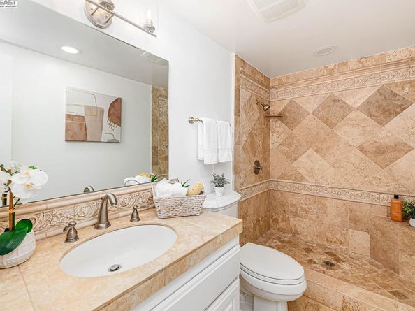 954 Crellin Rd, Pleasanton CA 94566