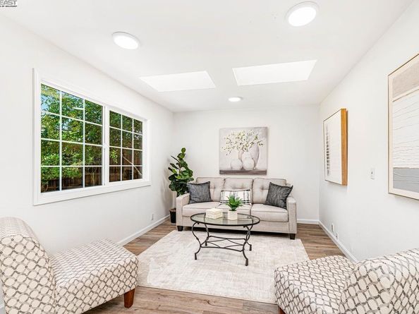954 Crellin Rd, Pleasanton CA 94566