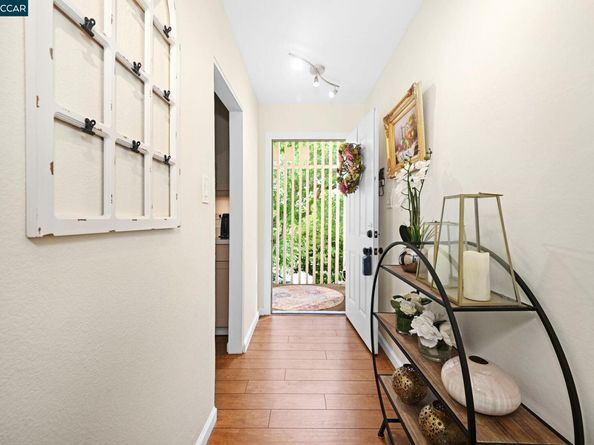 2180 Geary Road 20, Pleasant Hill CA 94523