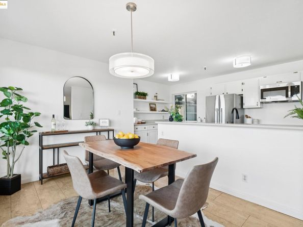 325 Vernon St 103, Oakland CA 94610