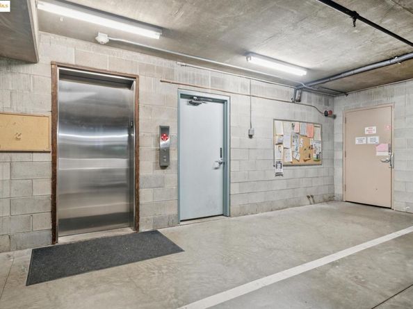 325 Vernon St 103, Oakland CA 94610