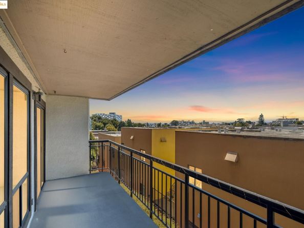 325 Vernon St 103, Oakland CA 94610