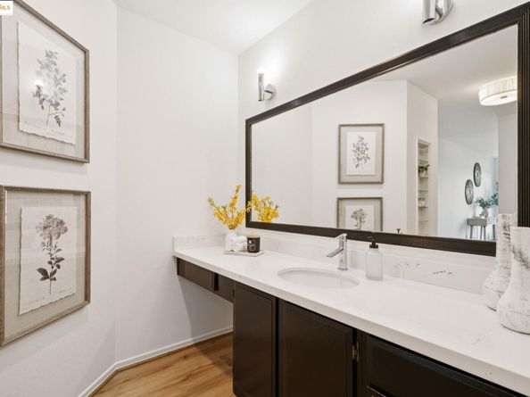 325 Vernon St 103, Oakland CA 94610
