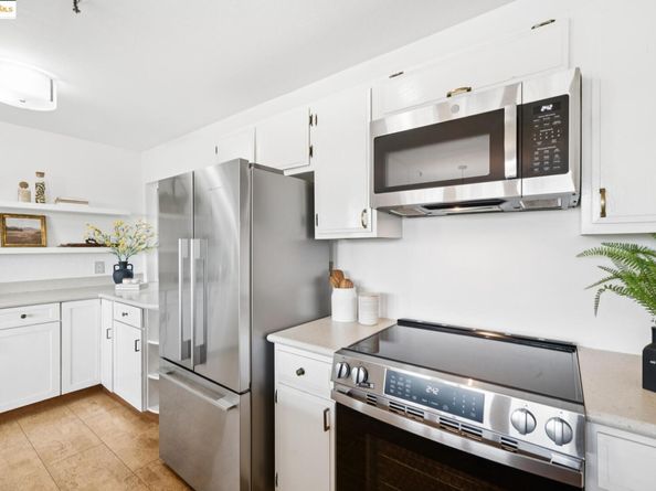 325 Vernon St 103, Oakland CA 94610
