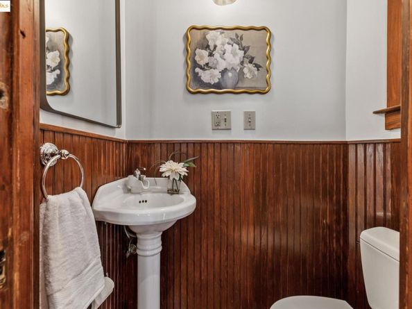 130 Fairmount Ave, Oakland CA 94611