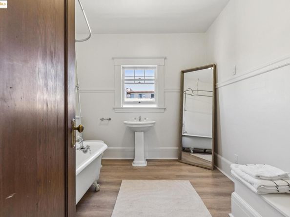 130 Fairmount Ave, Oakland CA 94611