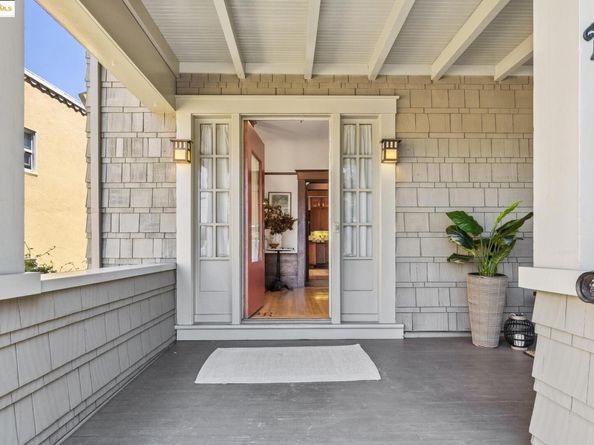 130 Fairmount Ave, Oakland CA 94611