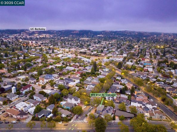905 61St St, Oakland CA 94608