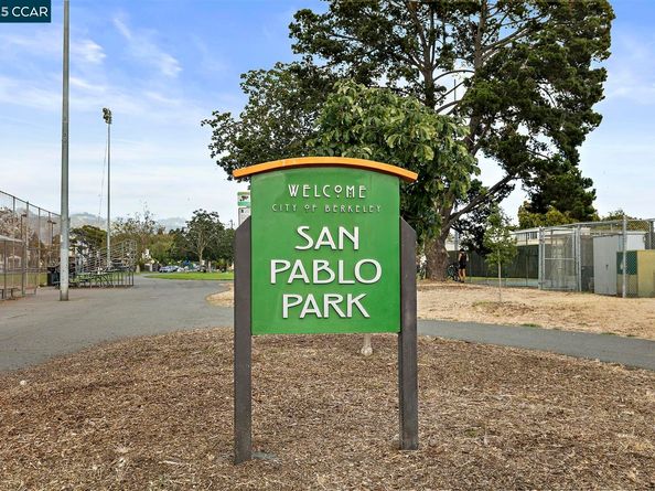 905 61St St, Oakland CA 94608