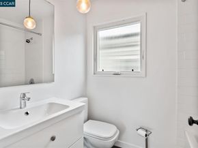 905 61St St, Oakland CA 94608