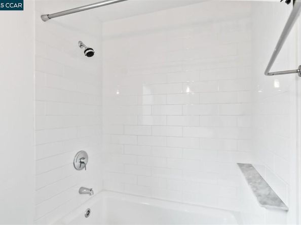 905 61St St, Oakland CA 94608