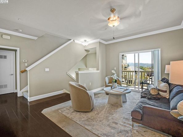 200 Valletta Ln, Pleasanton CA 94566