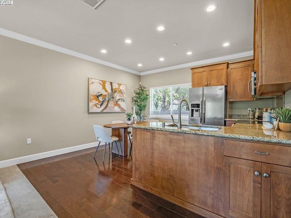 200 Valletta Ln, Pleasanton CA 94566