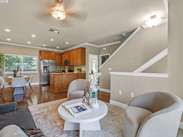 200 Valletta Ln, Pleasanton CA 94566