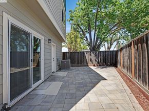 200 Valletta Ln, Pleasanton CA 94566