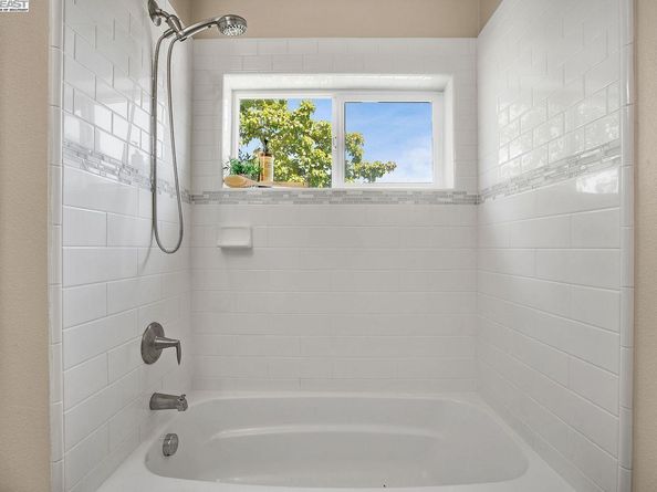 200 Valletta Ln, Pleasanton CA 94566