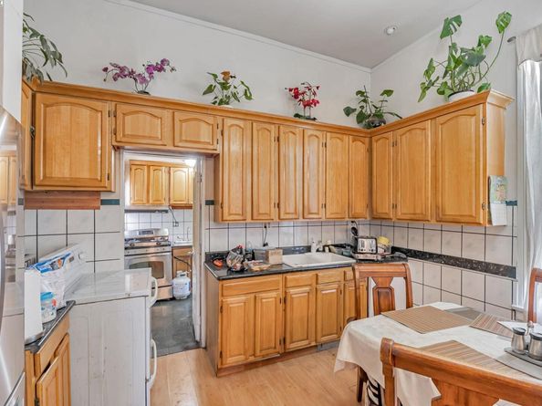 1706-1704 Center St, Oakland CA 94607