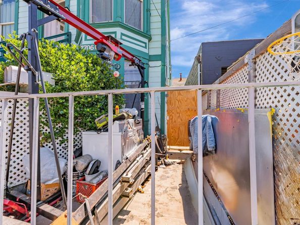 1706-1704 Center St, Oakland CA 94607