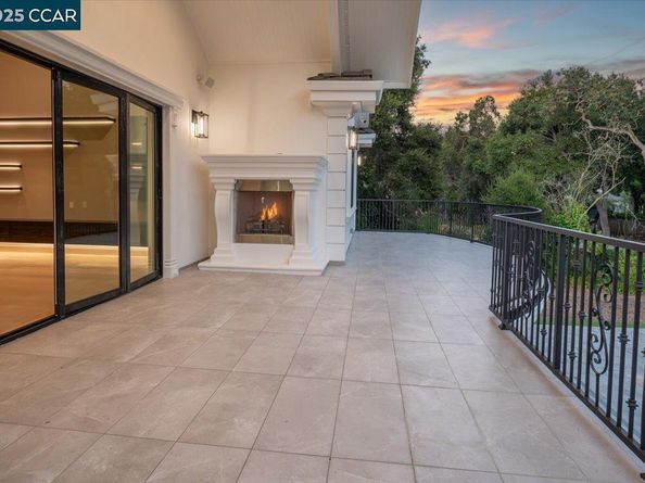 74 Middlefield Rd, Atherton CA 94027