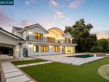 74 Middlefield Rd