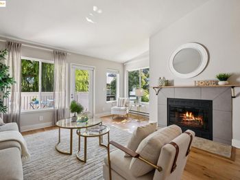 96 Bayside Ct